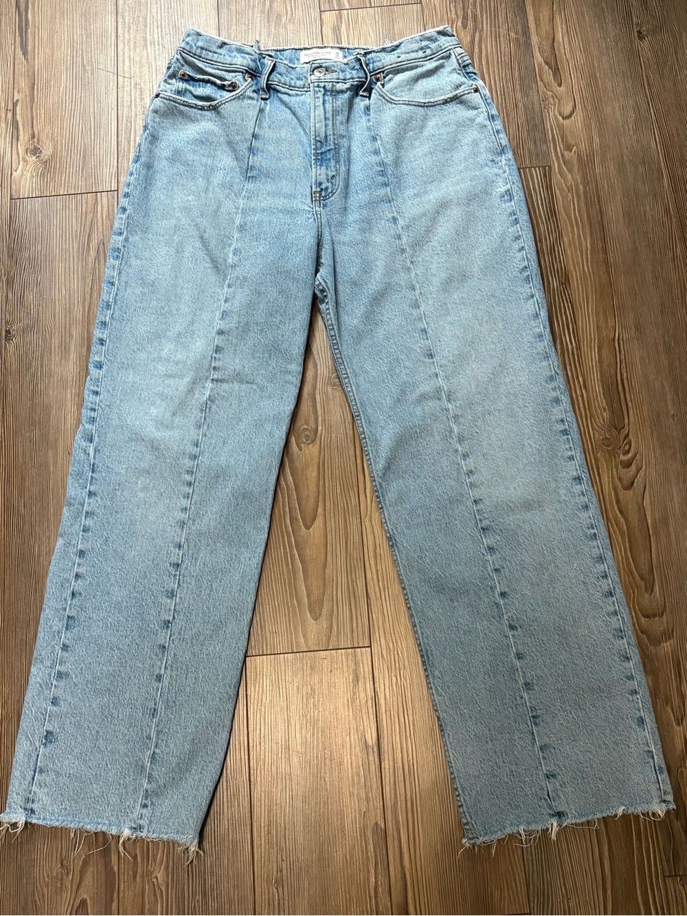 Abercrombie Curve Love 90s Relaxed High Rise Seam Raw Hem Denim Jeans 32 14